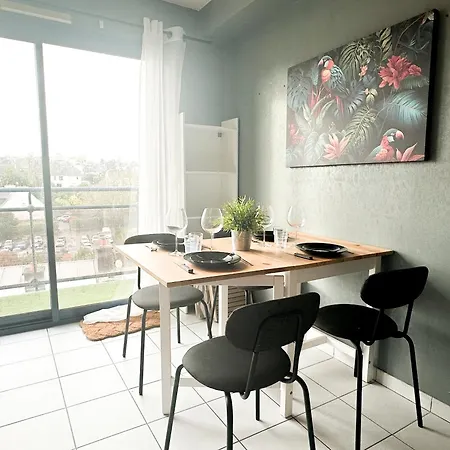 Le Balcon Brestois Апартаменты *