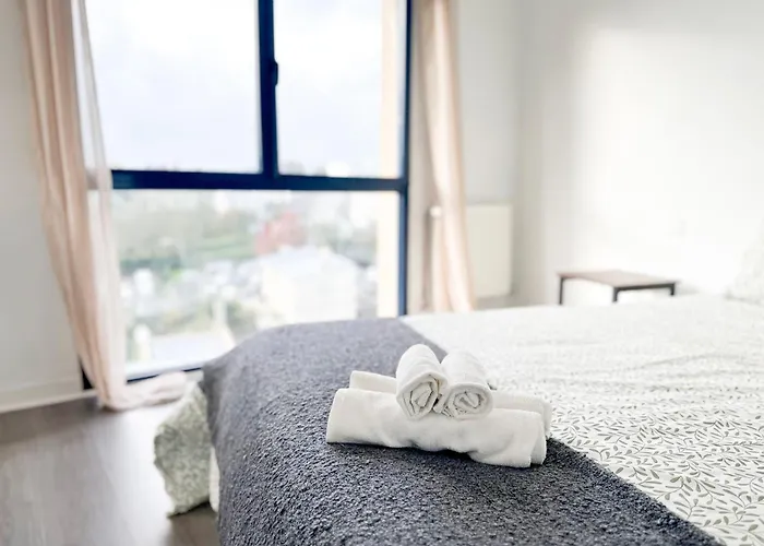 Le Balcon Brestois Apartment *